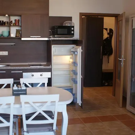 アパート Cozy With Sea View And Free Parking