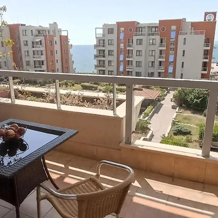 Cozy With Sea View And Free Parking Daire Ahyolu