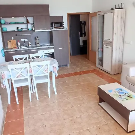 アパート Cozy With Sea View And Free Parking ポモリエ